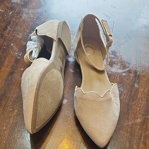 Elegant Beige Women's Flats